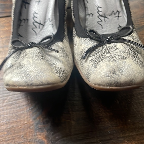 un Tour en Ville Shoes - Picture 7 of 9